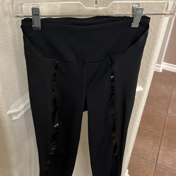 Lululemon Athletica rare black gloss trim run high rise leggings tights Size 2 - Picture 7 of 17